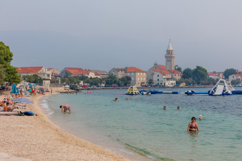Slaba vidljivost u Kaštelima zbog velikog požara u okolici Tomislavgrada