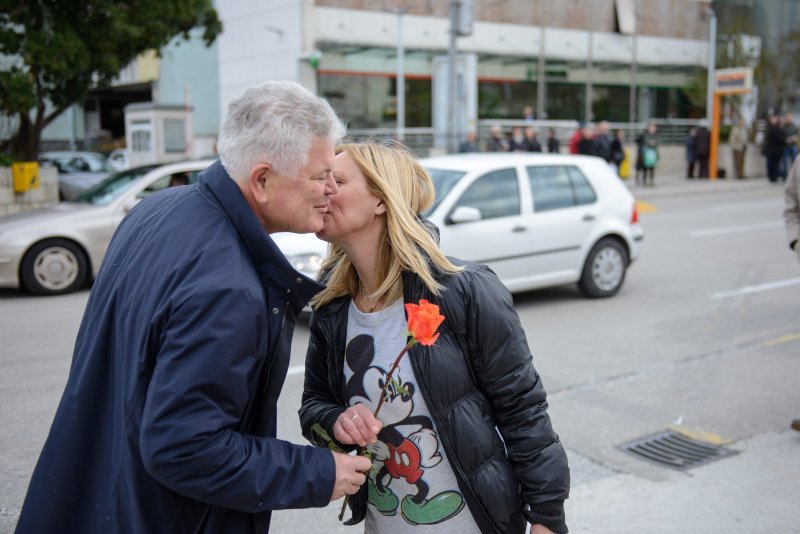 Andro Vlahušić dijelio ruže svojim sugrađankama