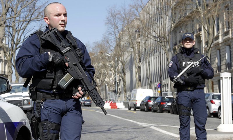 Napad na policijsku ophodnju u Parizu