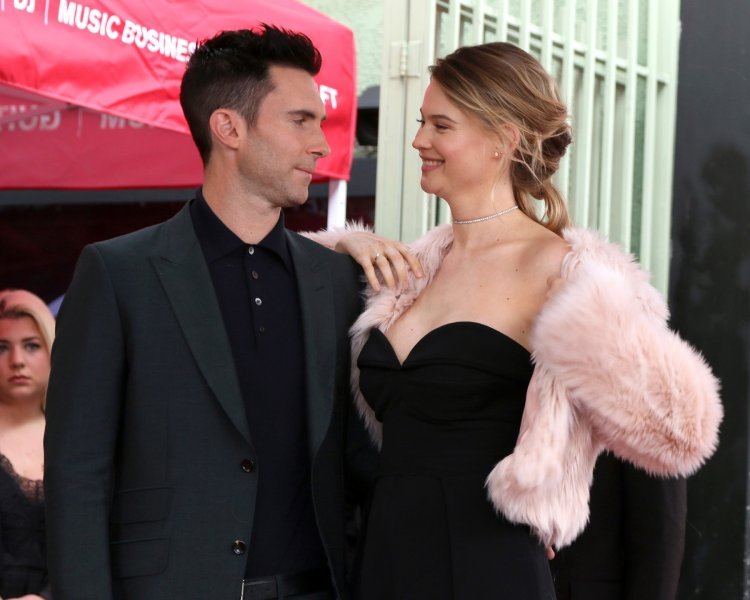 Adam Levine i Behati Prinsloo