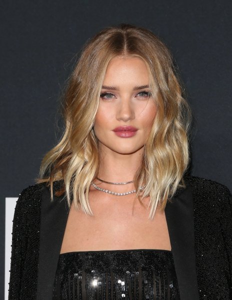 Razbarušeni bob Rosie Huntington-Whiteley