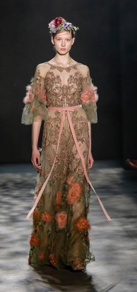 Modna revija kuće Marchesa na NY FW 01