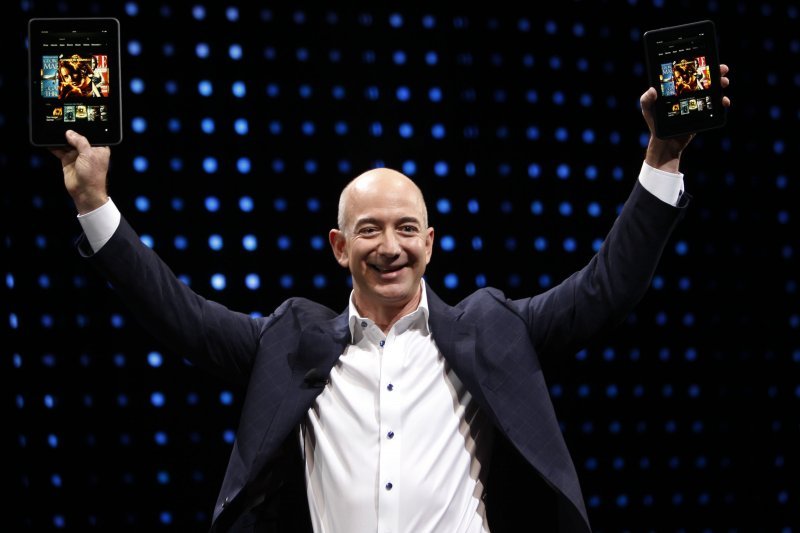 Jeff Bezos (zaradio 33,8 milijardi dolara, ukupno bogatstvo 98,6 milijardi dolara)