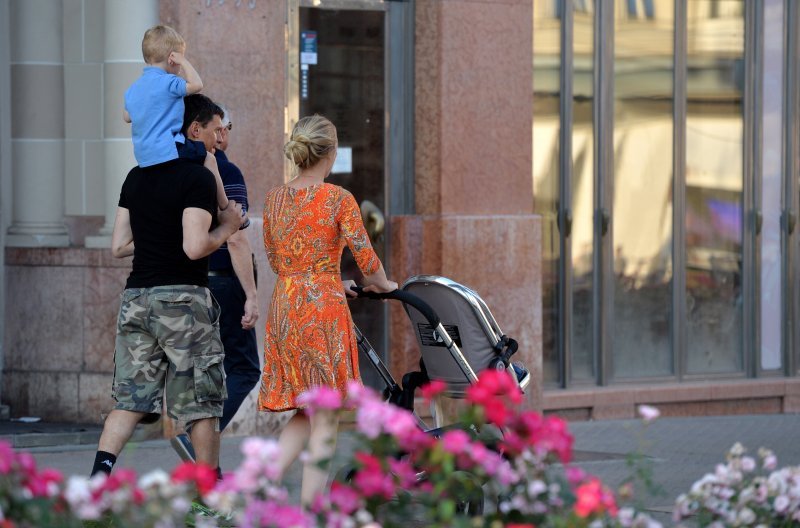 Ivica Kostelić sa suprugom Elin i djecom prošetao gradom