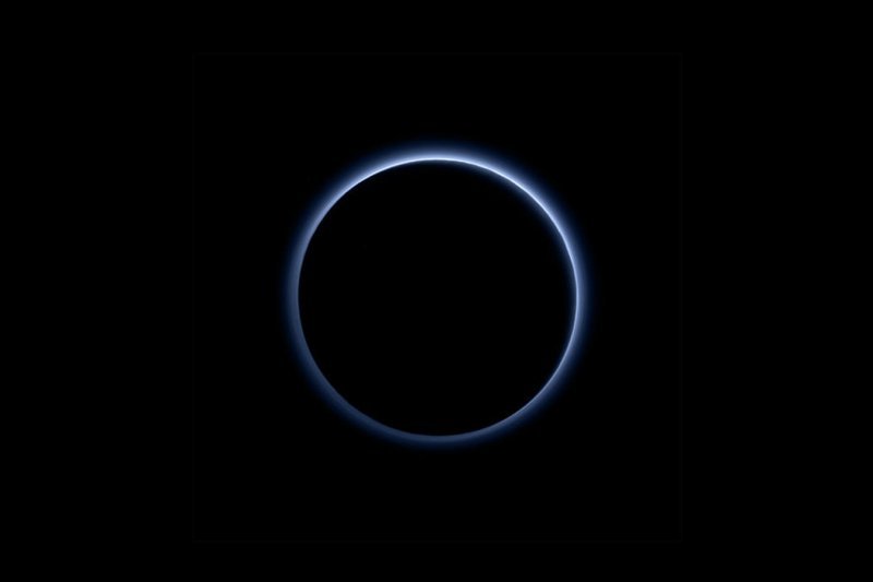 Mistična maglica oko Plutona