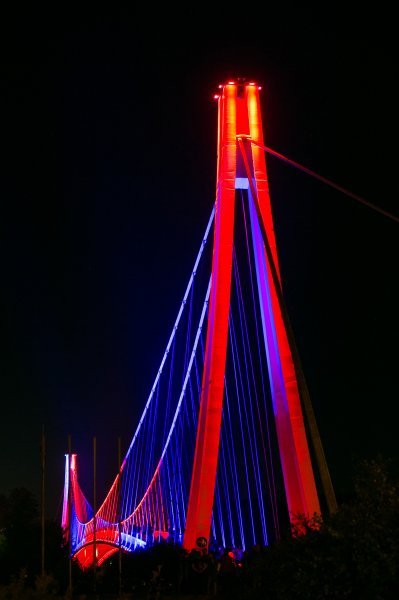 Osječki most svečano zasvijetlio novom rasvjetom koja je oduševila građane