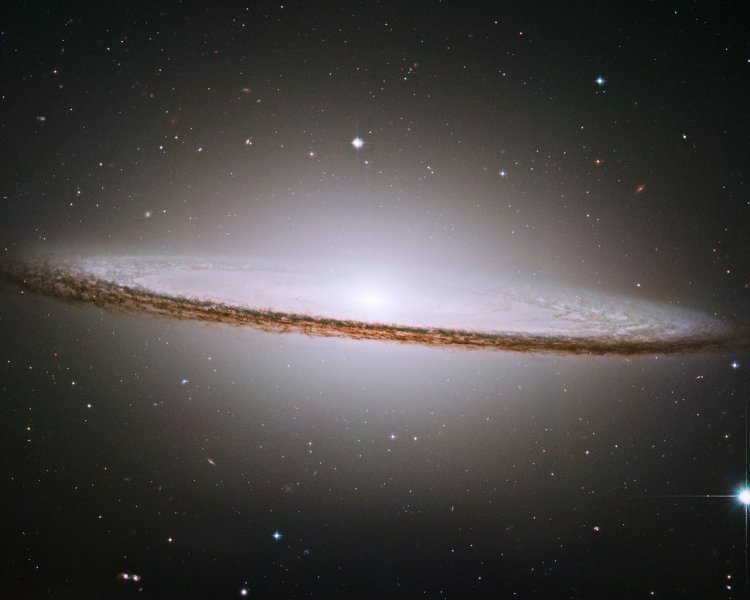 Hubbleov prekrasni mozaik galaksije Sombrero