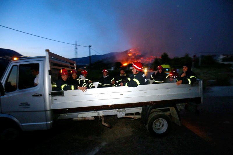 Vatrogasci odlaze na požarište u Splitu