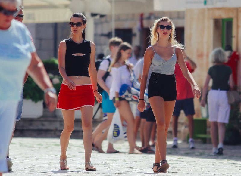 Ljetna moda na hvarskim ulicama