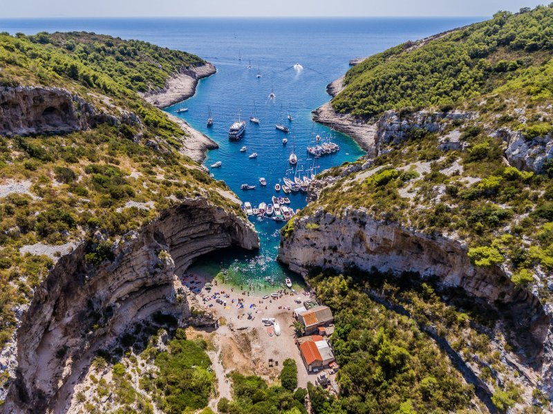 Panoramske fotografije uvale Stiniva