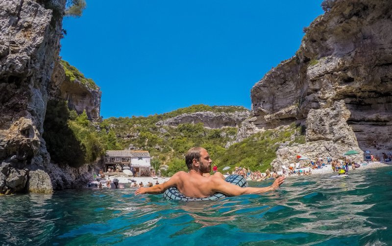 Panoramske fotografije uvale Stiniva