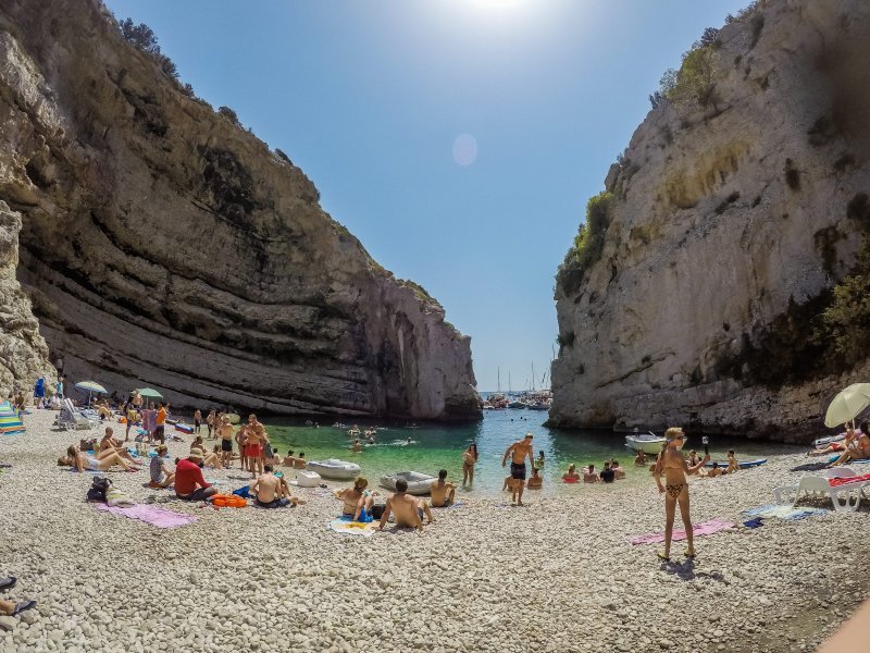 Panoramske fotografije uvale Stiniva