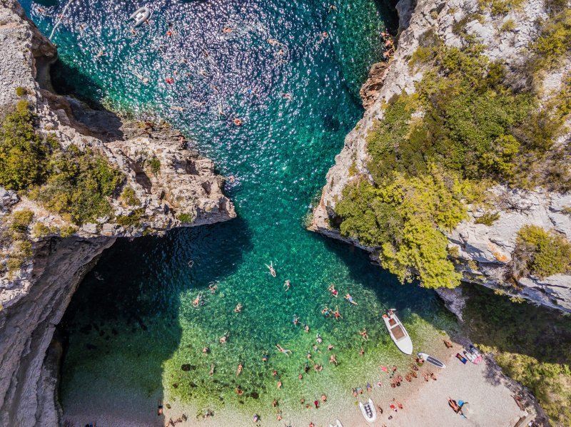 Panoramske fotografije uvale Stiniva