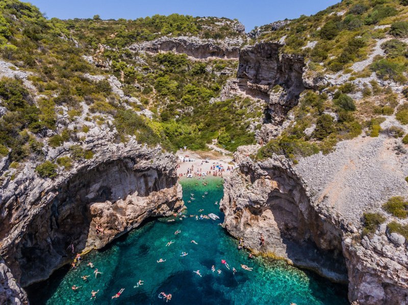 Panoramske fotografije uvale Stiniva