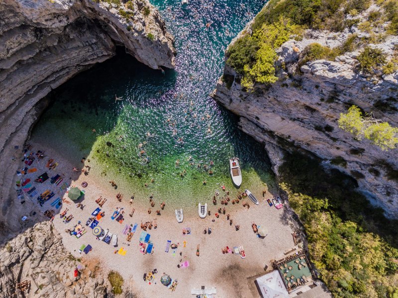 Panoramske fotografije uvale Stiniva