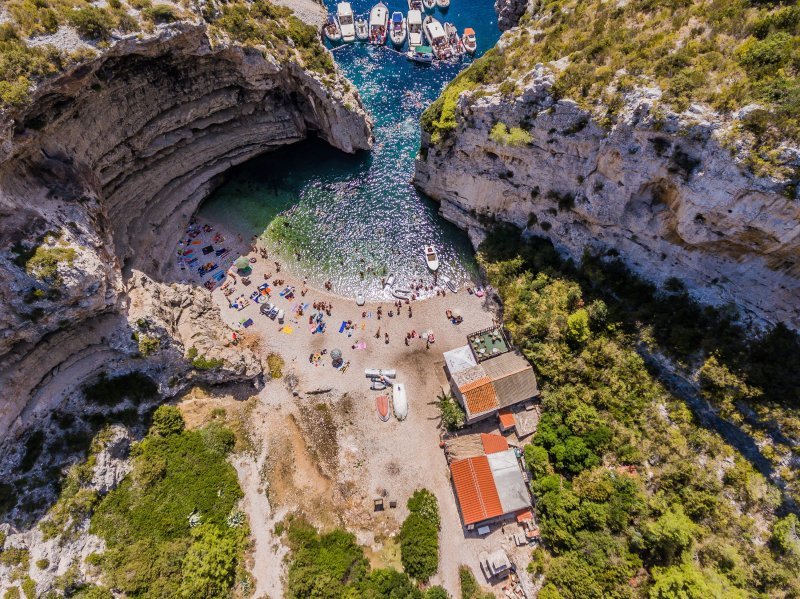 Panoramske fotografije uvale Stiniva