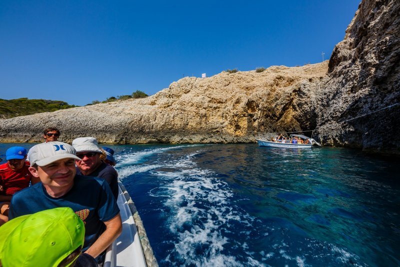 Modra špilja na Biševu