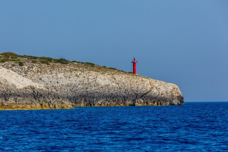 Modra špilja na Biševu