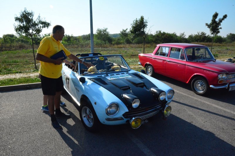 Slavonski Brod: Izložba oldtimera