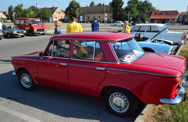 Slavonski Brod: Izložba oldtimera