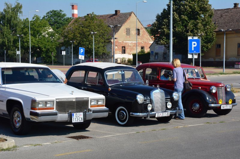 Slavonski Brod: Izložba oldtimera