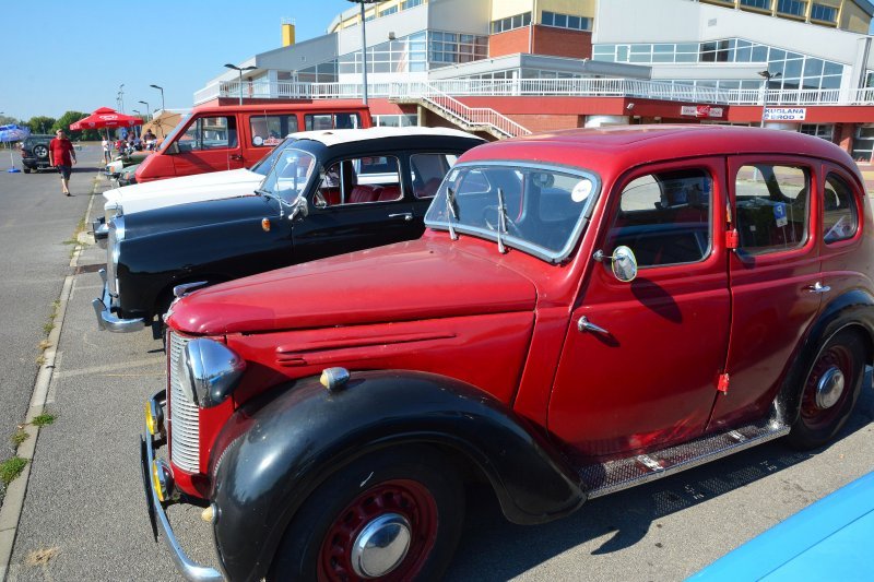 Slavonski Brod: Izložba oldtimera