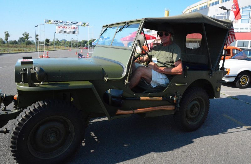 Slavonski Brod: Izložba oldtimera