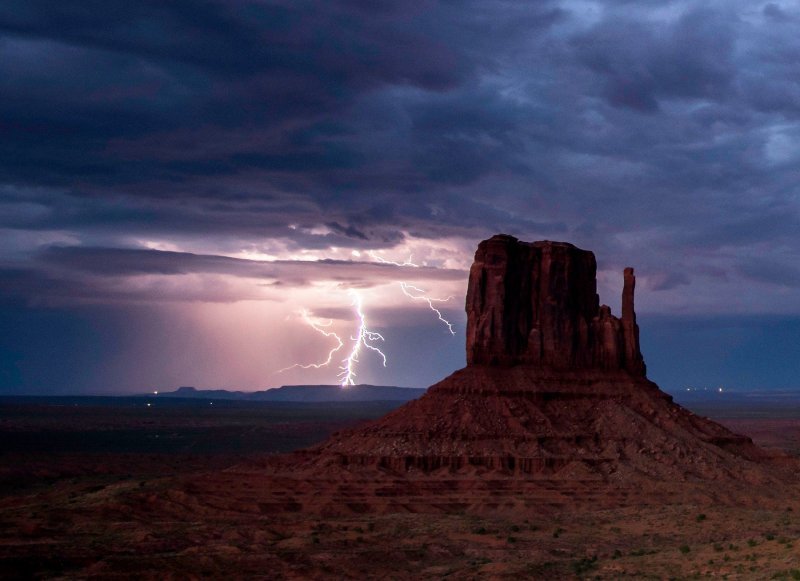 Munja u Monument Valleyju