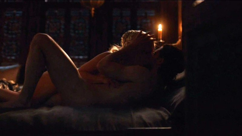 Emilia Clarke i Kit Harrington