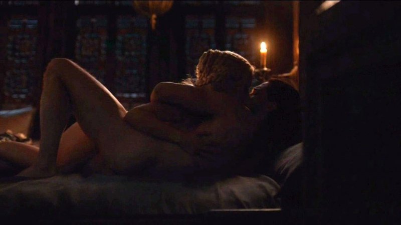 Emilia Clarke i Kit Harrington