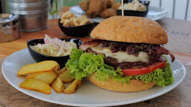 Arboretum Pub burger