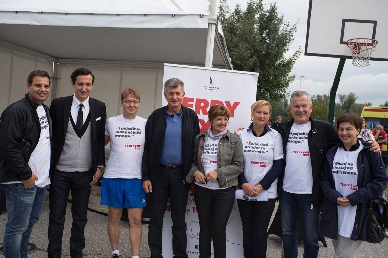 Terry Fox - Organizatori i pokrovitelji