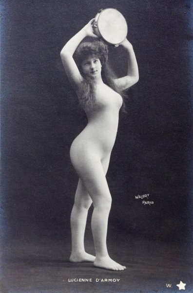 Lucienne D'Armoy (oko 1905.)