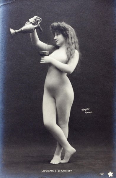 Lucienne D'Armoy (oko 1905.)