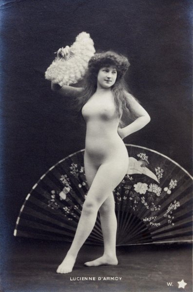 Lucienne D'Armoy (oko 1905.)