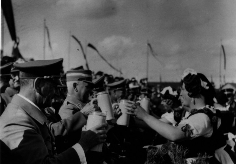 Guverner Franz Ritter na otvorenju Oktoberfesta 1934.