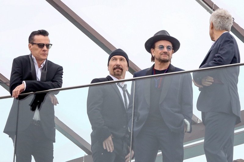 U2