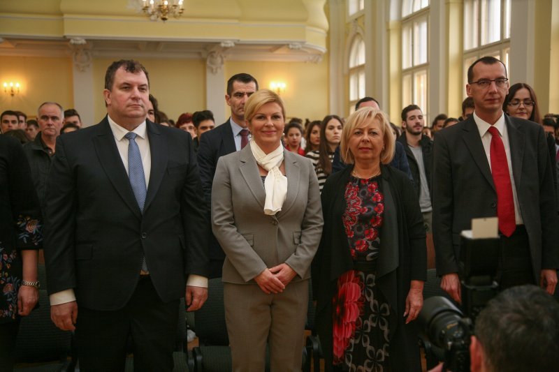 Kolinda Grabar Kitarović u posjetu sušačkoj gimnaziji