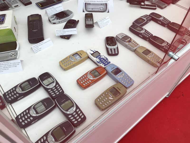 Vidjeli smo impresivnu kolekciju prastarih mobilnih telefona