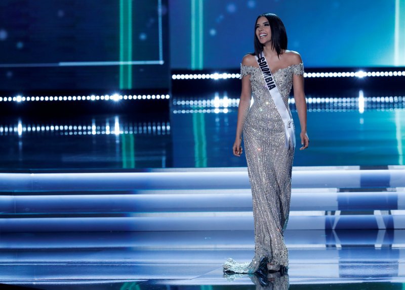 Miss Kolumbije Laura Hernandez u večernjoj haljini