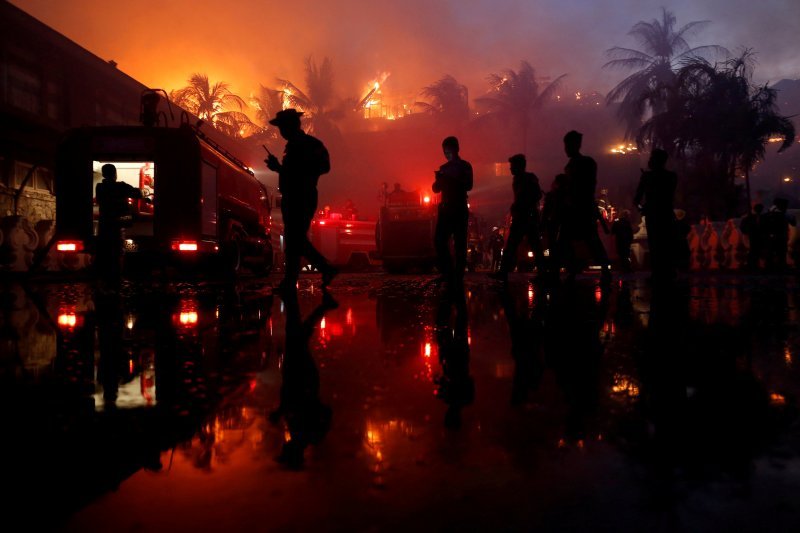 Policija pazi na požar u hotelu Kandawgyi Palace u Mianmaru