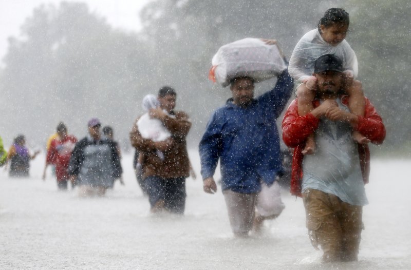 Stanovnici bježe od poplava u Texasu