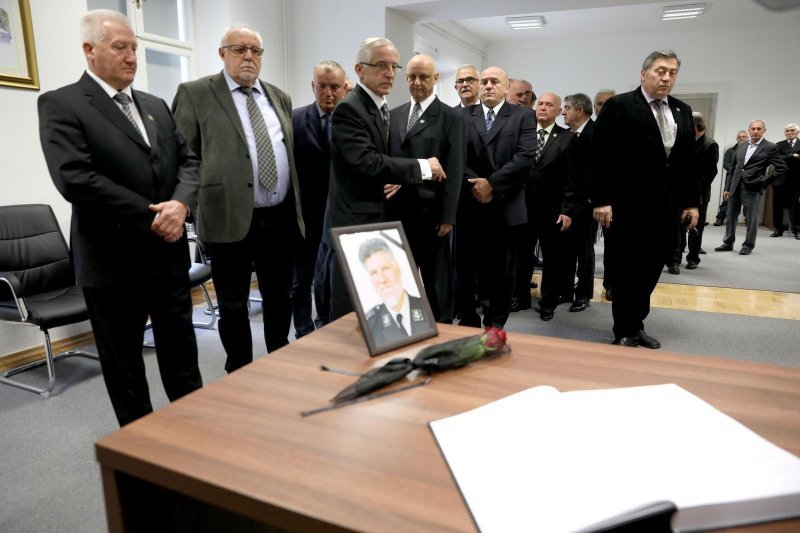 U Hrvatskom generalskom zboru otvorena knjiga žalosti povodom smrti Slobodana Praljka