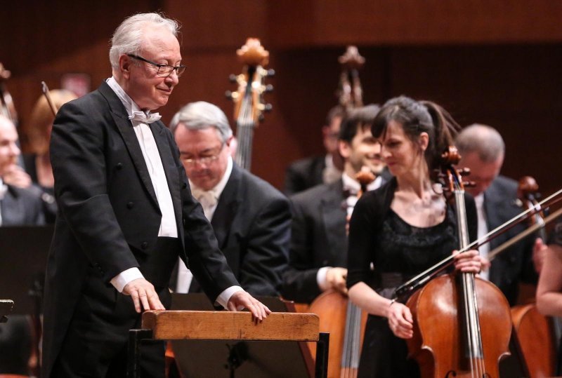 Koncert Zagrebačke filharmonije uz dirigenta Pavla Dešpalja i Ivu Pogorelića na klaviru