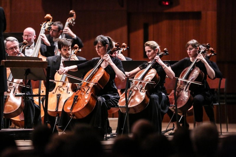 Koncert Zagrebačke filharmonije uz dirigenta Pavla Dešpalja i Ivu Pogorelića na klaviru