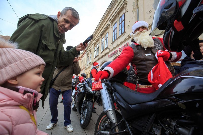 Tradicionalan defile motomrazova gradskim ulicama Osijeka