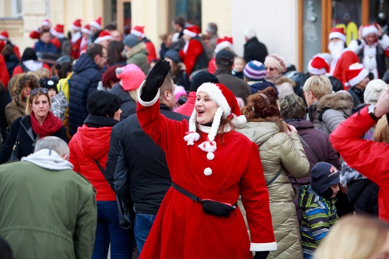 Tradicionalan defile motomrazova gradskim ulicama Osijeka