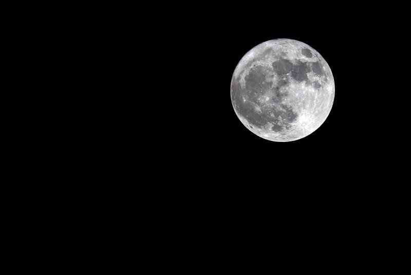 Mjesec se polako udaljuje od Zemlje