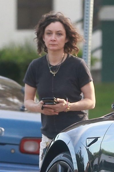 Sara Gilbert