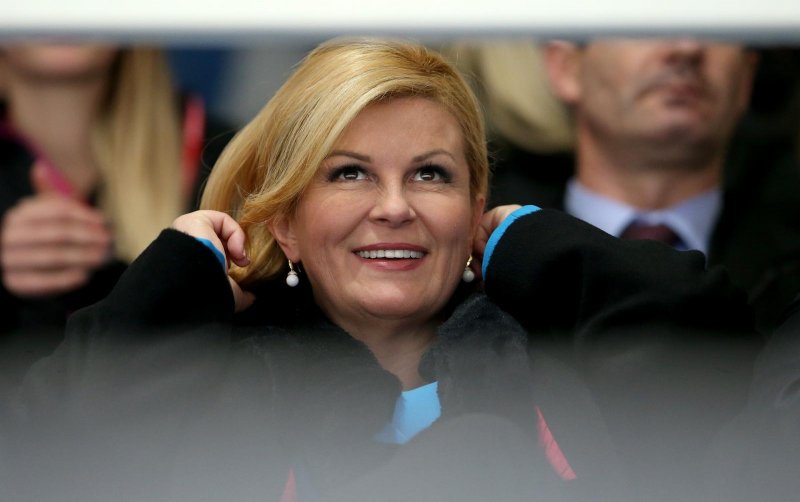 Predsjednica Grabar-Kitarović sa suprugom Jakovom bodrila kćer na reviji pobjednika
